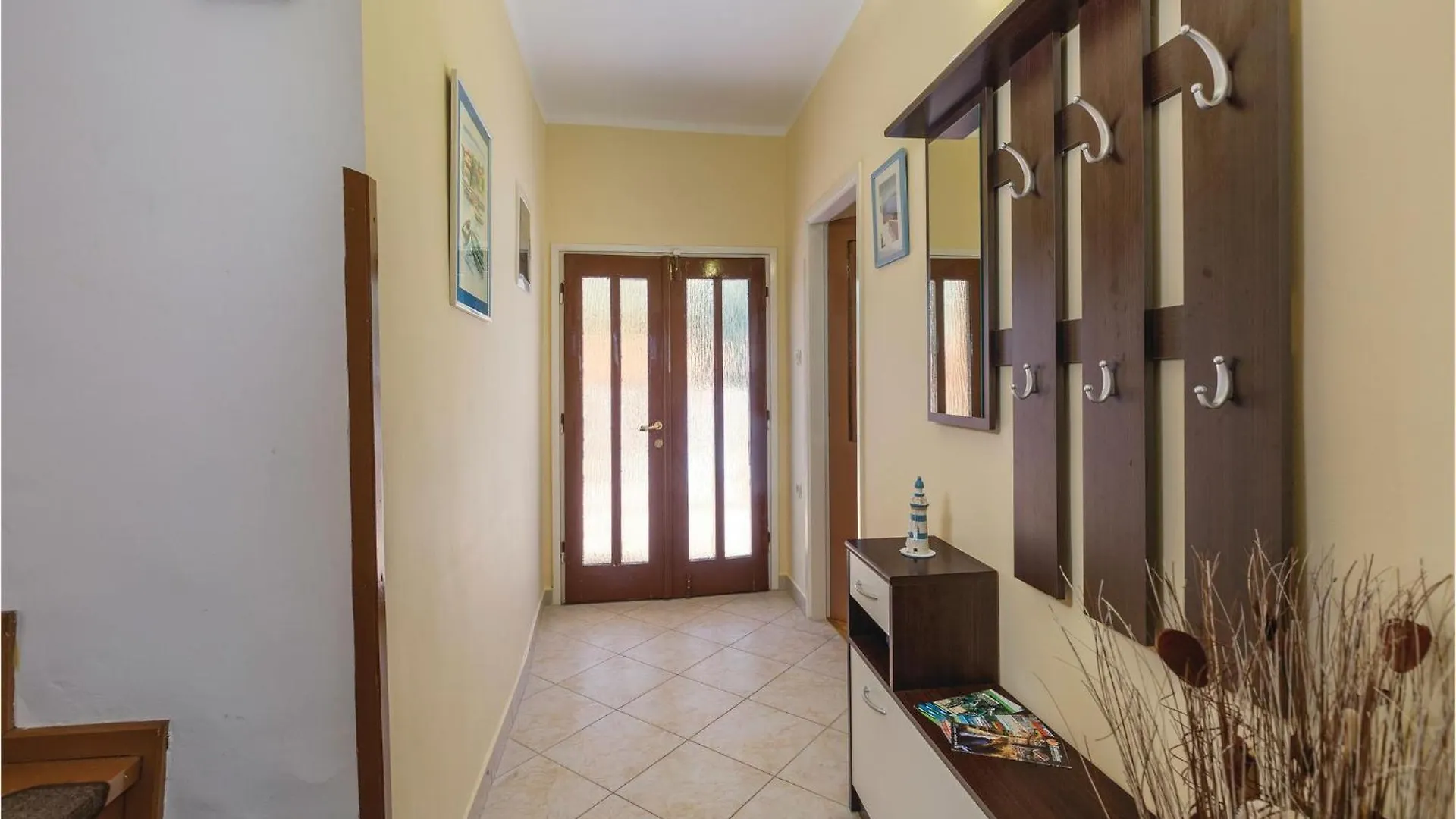 Lovely Home In Topid With Kitchen Veligolji