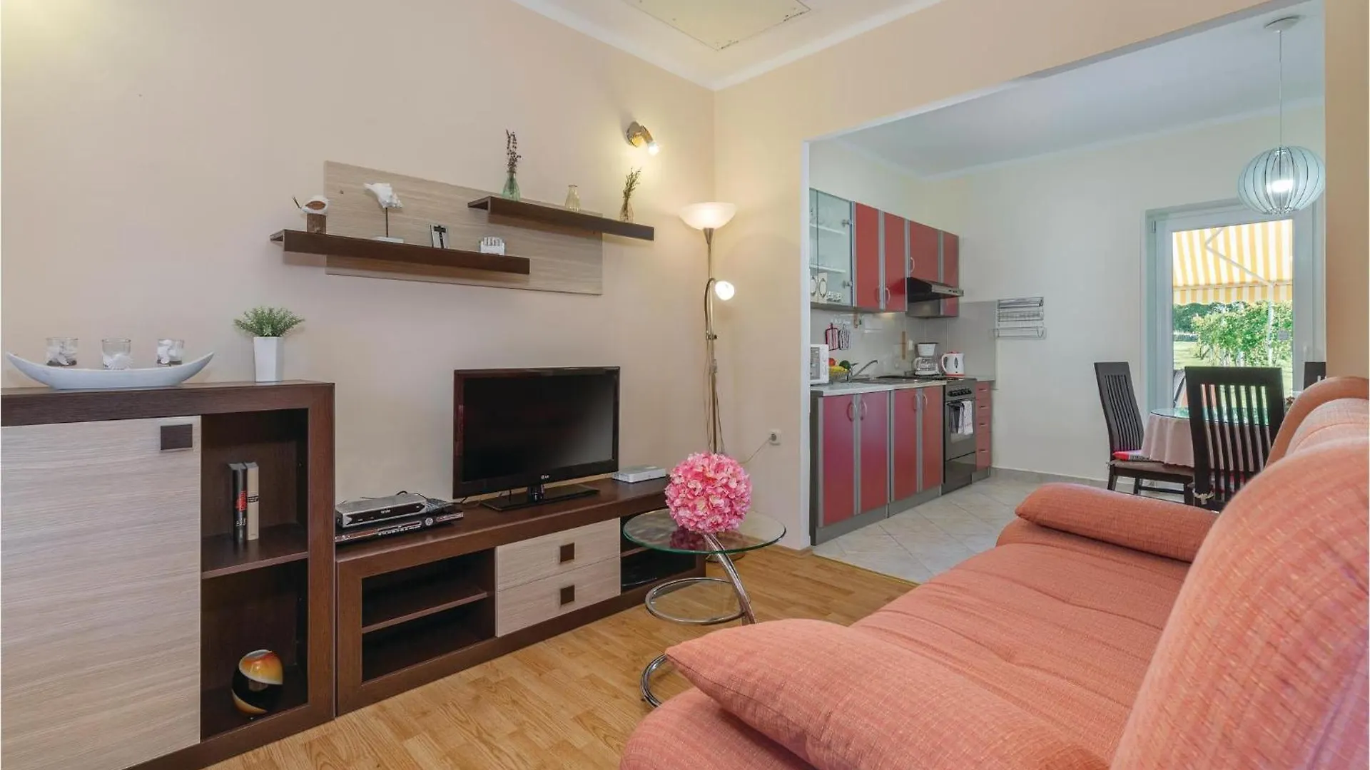 Lovely Home In Topid With Kitchen Veligolji
